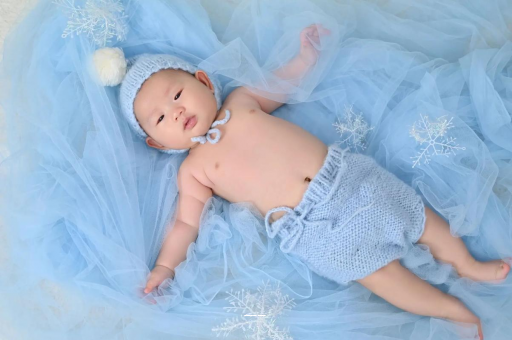 武汉供卵试管机构宝宝从床上掉下来